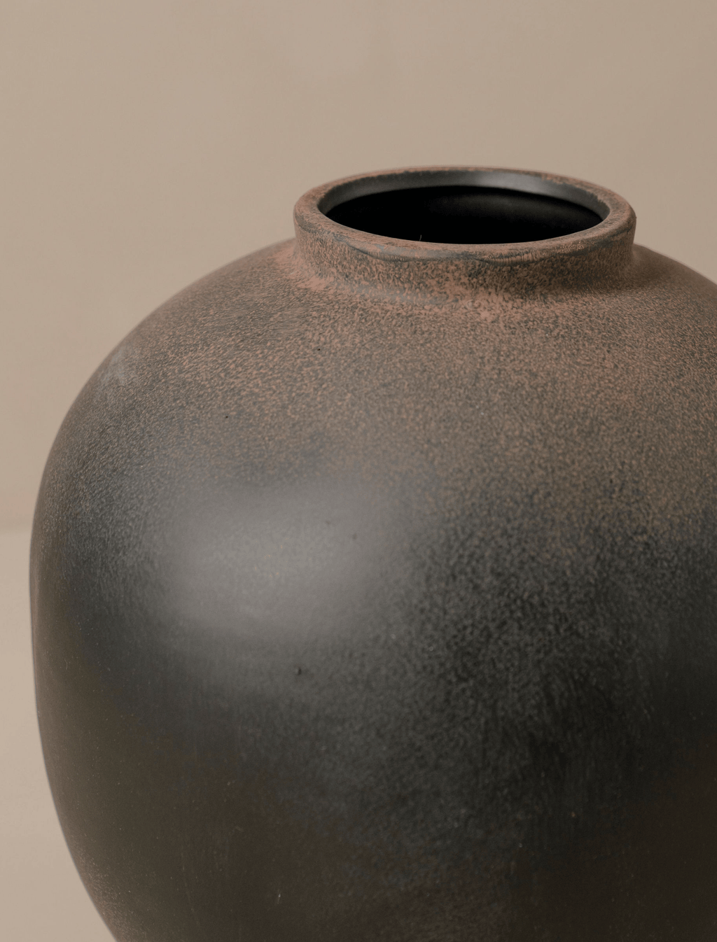 Alia Vase