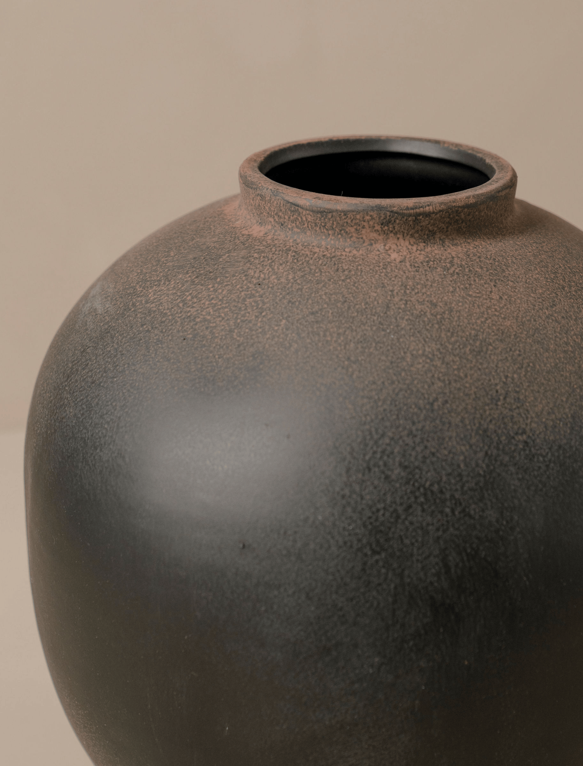 Alia Vase